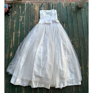 Vintage Cache White Tulle Floral Embroidered Corset Back Formal Ball Gown 3/4